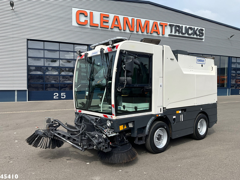 Schmidt Cleango 500 Compact Euro 6 with 3-rd brush - Cestovna čistilica: slika Schmidt Cleango 500 Compact Euro 6 with 3-rd brush - Cestovna čistilica Schmidt Cleango 500 Compact Euro 6 with 3-rd brush - Cestovna čistilica: slika Schmidt Cleango 500 Compact Euro 6 with 3-rd brush - Cestovna čistilica