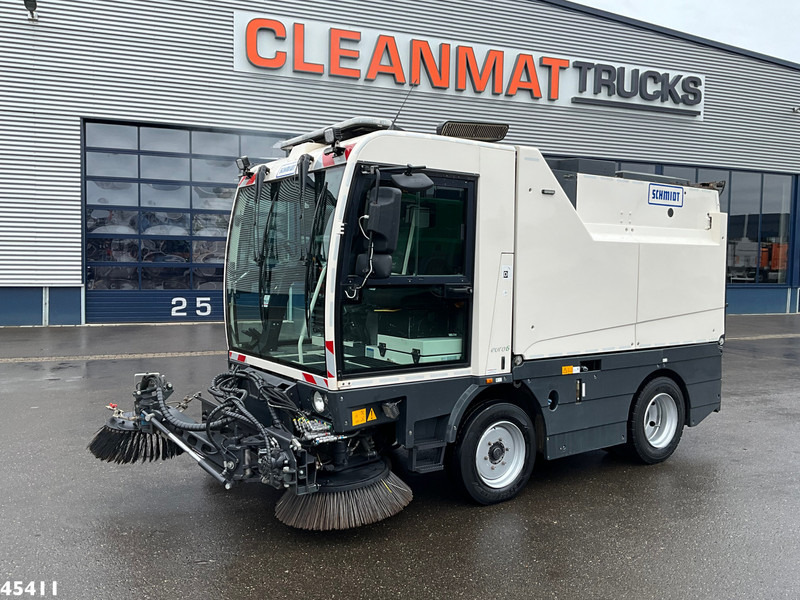 Schmidt Cleango 500 Compact Euro 6 with 3-rd brush - Cestovna čistilica: slika Schmidt Cleango 500 Compact Euro 6 with 3-rd brush - Cestovna čistilica Schmidt Cleango 500 Compact Euro 6 with 3-rd brush - Cestovna čistilica: slika Schmidt Cleango 500 Compact Euro 6 with 3-rd brush - Cestovna čistilica