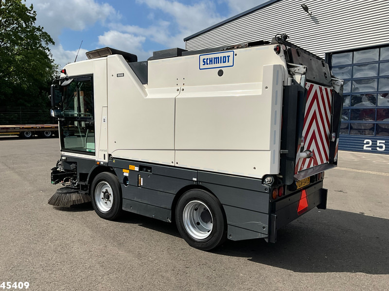 Schmidt Cleango 500 Compact Euro 6 with 3-rd brush - Cestovna čistilica: slika Schmidt Cleango 500 Compact Euro 6 with 3-rd brush - Cestovna čistilica Schmidt Cleango 500 Compact Euro 6 with 3-rd brush - Cestovna čistilica: slika Schmidt Cleango 500 Compact Euro 6 with 3-rd brush - Cestovna čistilica