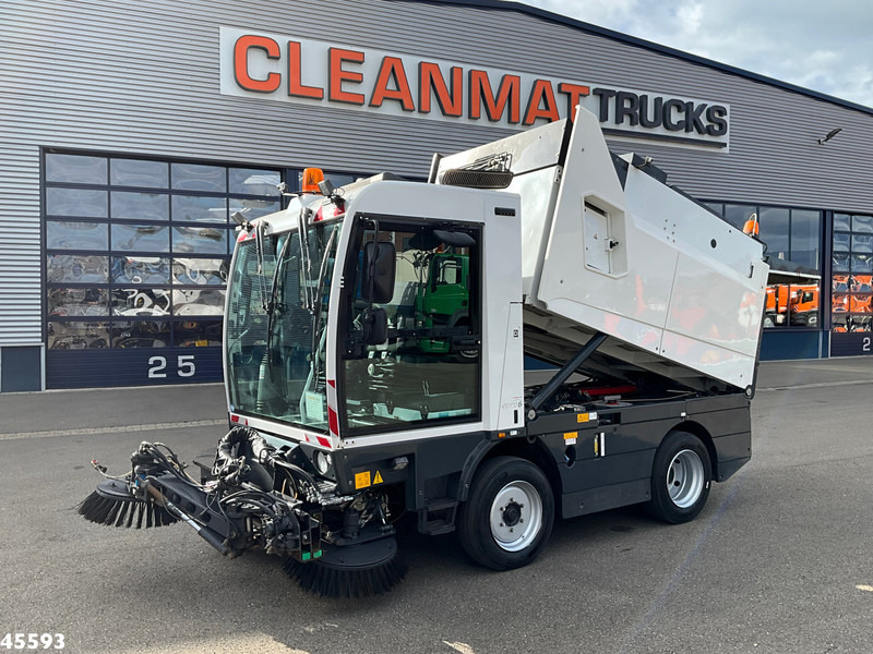 Schmidt Compact 400 Euro 6 with 3-rd brush - Cestovna čistilica: slika Schmidt Compact 400 Euro 6 with 3-rd brush - Cestovna čistilica Schmidt Compact 400 Euro 6 with 3-rd brush - Cestovna čistilica: slika Schmidt Compact 400 Euro 6 with 3-rd brush - Cestovna čistilica