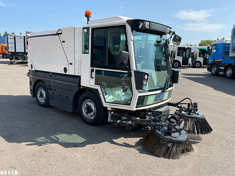 Schmidt Swingo Compact 200 Euro 6 - Cestovna čistilica: slika Schmidt Swingo Compact 200 Euro 6 - Cestovna čistilica Schmidt Swingo Compact 200 Euro 6 - Cestovna čistilica: slika Schmidt Swingo Compact 200 Euro 6 - Cestovna čistilica