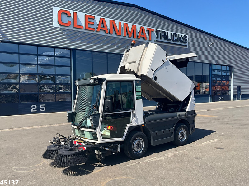 Schmidt Swingo Compact 200 Euro 6 - Cestovna čistilica: slika Schmidt Swingo Compact 200 Euro 6 - Cestovna čistilica Schmidt Swingo Compact 200 Euro 6 - Cestovna čistilica: slika Schmidt Swingo Compact 200 Euro 6 - Cestovna čistilica
