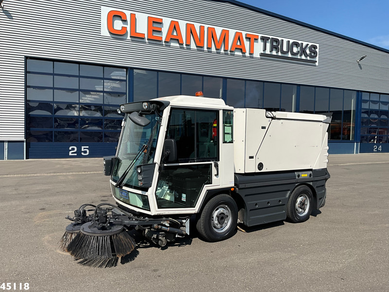 Schmidt Swingo Compact 200 Euro 6 - Cestovna čistilica: slika Schmidt Swingo Compact 200 Euro 6 - Cestovna čistilica Schmidt Swingo Compact 200 Euro 6 - Cestovna čistilica: slika Schmidt Swingo Compact 200 Euro 6 - Cestovna čistilica