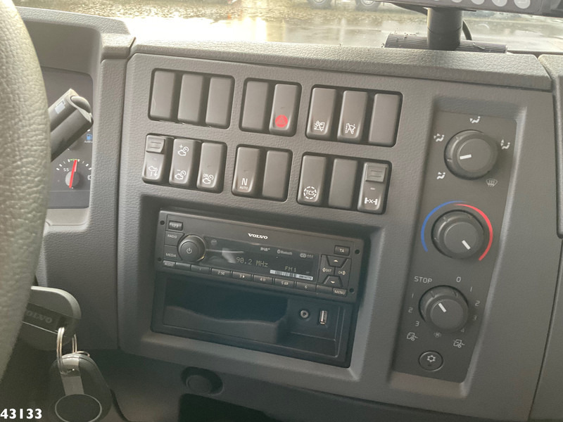 Vakum kamion Volvo FE 320 DHM 8m³ Kolkenzuiger: slika Vakum kamion Volvo FE 320 DHM 8m³ Kolkenzuiger
