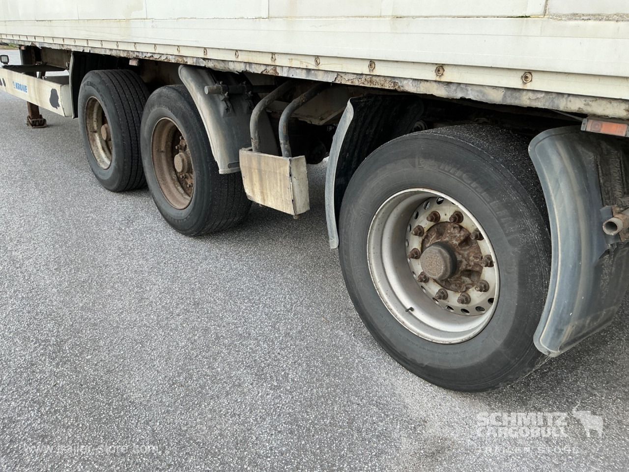 KRONE Dryfreight Standard Taillift - Poluprikolica sa zatvorenim sandukom: slika KRONE Dryfreight Standard Taillift - Poluprikolica sa zatvorenim sandukom KRONE Dryfreight Standard Taillift - Poluprikolica sa zatvorenim sandukom: slika KRONE Dryfreight Standard Taillift - Poluprikolica sa zatvorenim sandukom