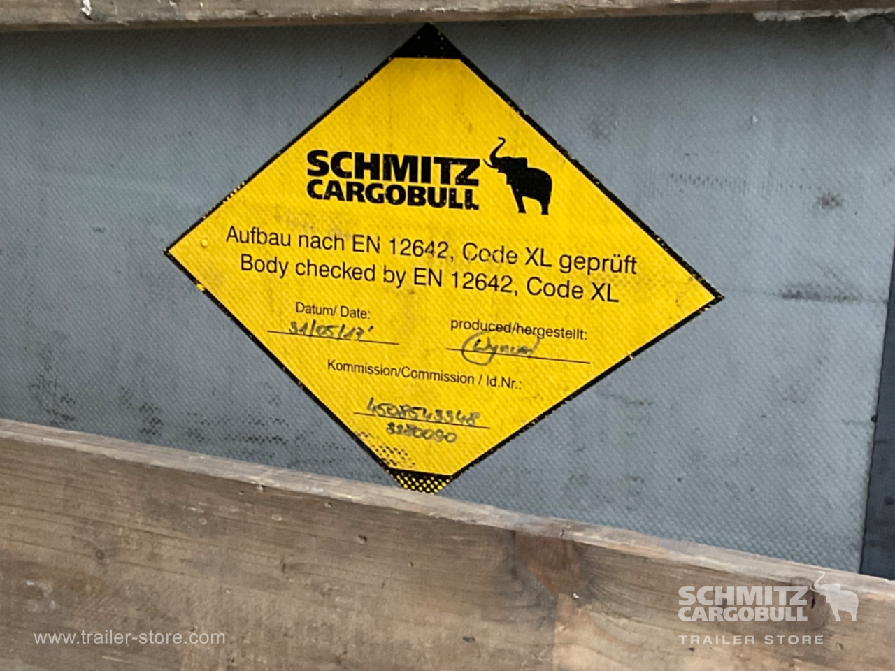 SCHMITZ Curtainsider Standard Forklift holder - Poluprikolica s ceradom: slika SCHMITZ Curtainsider Standard Forklift holder - Poluprikolica s ceradom SCHMITZ Curtainsider Standard Forklift holder - Poluprikolica s ceradom: slika SCHMITZ Curtainsider Standard Forklift holder - Poluprikolica s ceradom