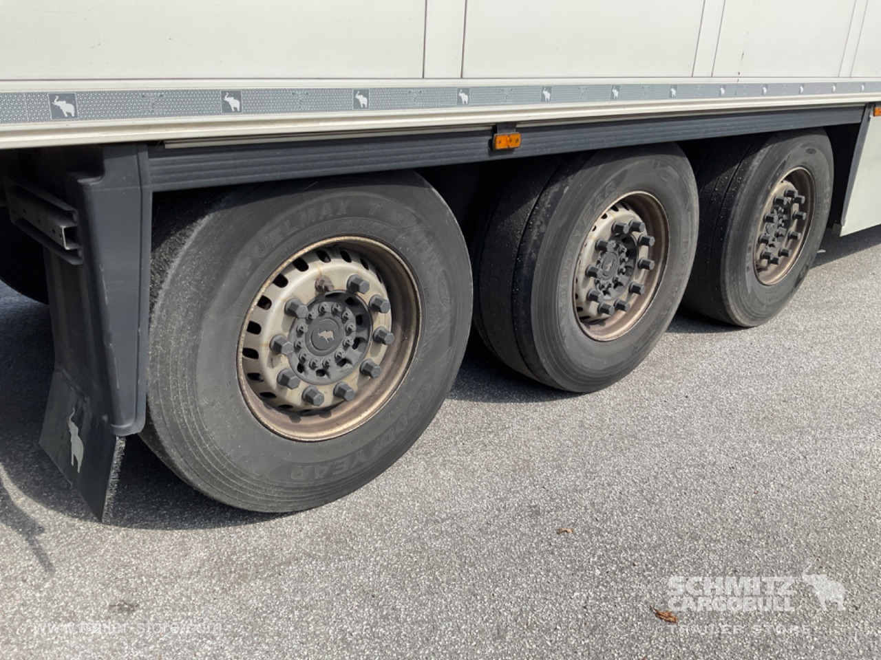 SCHMITZ Reefer Standard Double deck - Izotermna poluprikolica: slika SCHMITZ Reefer Standard Double deck - Izotermna poluprikolica SCHMITZ Reefer Standard Double deck - Izotermna poluprikolica: slika SCHMITZ Reefer Standard Double deck - Izotermna poluprikolica