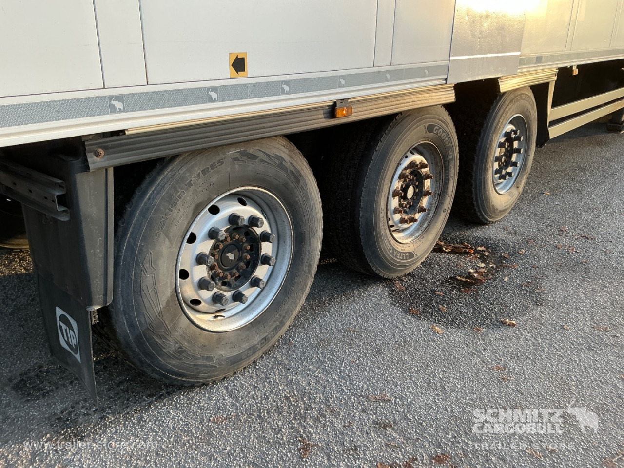 SCHMITZ Reefer Standard Double deck - Izotermna poluprikolica: slika SCHMITZ Reefer Standard Double deck - Izotermna poluprikolica SCHMITZ Reefer Standard Double deck - Izotermna poluprikolica: slika SCHMITZ Reefer Standard Double deck - Izotermna poluprikolica