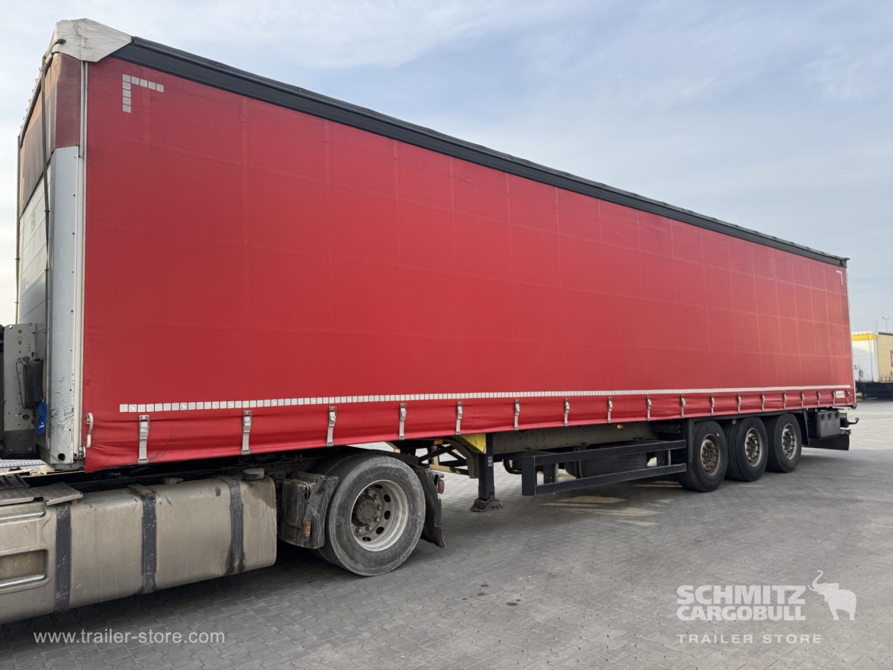 SCHMITZ Curtainsider Standard - Poluprikolica s ceradom: slika SCHMITZ Curtainsider Standard - Poluprikolica s ceradom SCHMITZ Curtainsider Standard - Poluprikolica s ceradom: slika SCHMITZ Curtainsider Standard - Poluprikolica s ceradom