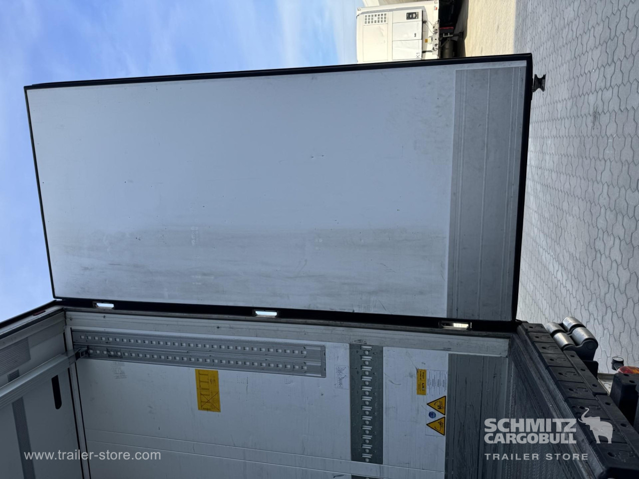 SCHMITZ Reefer Standard Double deck - Izotermna poluprikolica: slika SCHMITZ Reefer Standard Double deck - Izotermna poluprikolica SCHMITZ Reefer Standard Double deck - Izotermna poluprikolica: slika SCHMITZ Reefer Standard Double deck - Izotermna poluprikolica