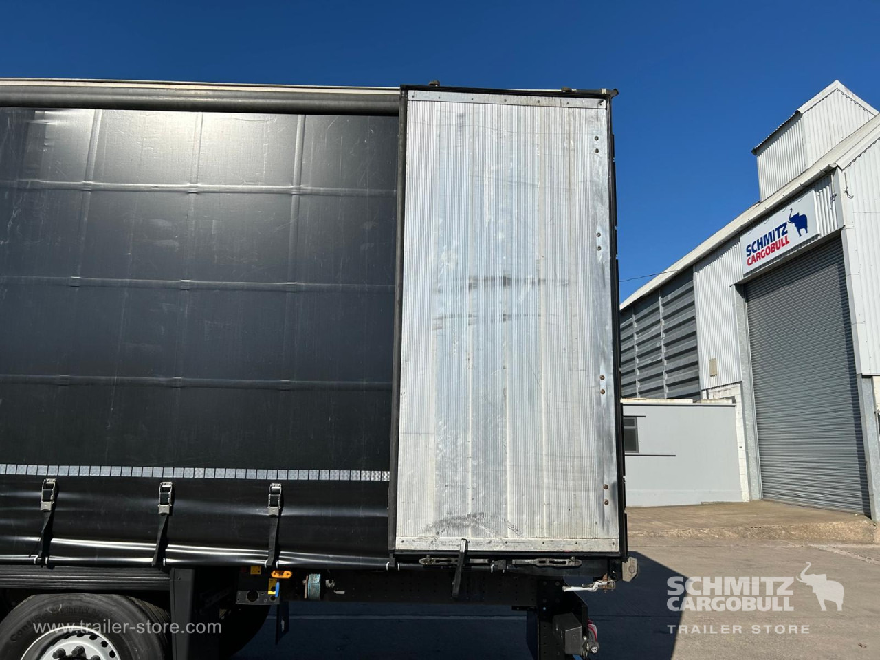 Poluprikolica s ceradom SCHMITZ Curtainsider Standard UK: slika Poluprikolica s ceradom SCHMITZ Curtainsider Standard UK