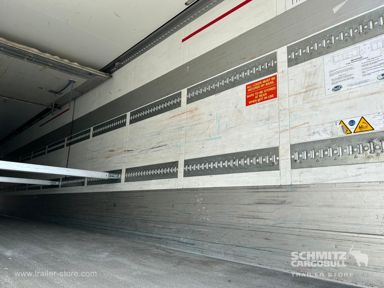 SCHMITZ Reefer Multitemp - Izotermna poluprikolica: slika SCHMITZ Reefer Multitemp - Izotermna poluprikolica SCHMITZ Reefer Multitemp - Izotermna poluprikolica: slika SCHMITZ Reefer Multitemp - Izotermna poluprikolica