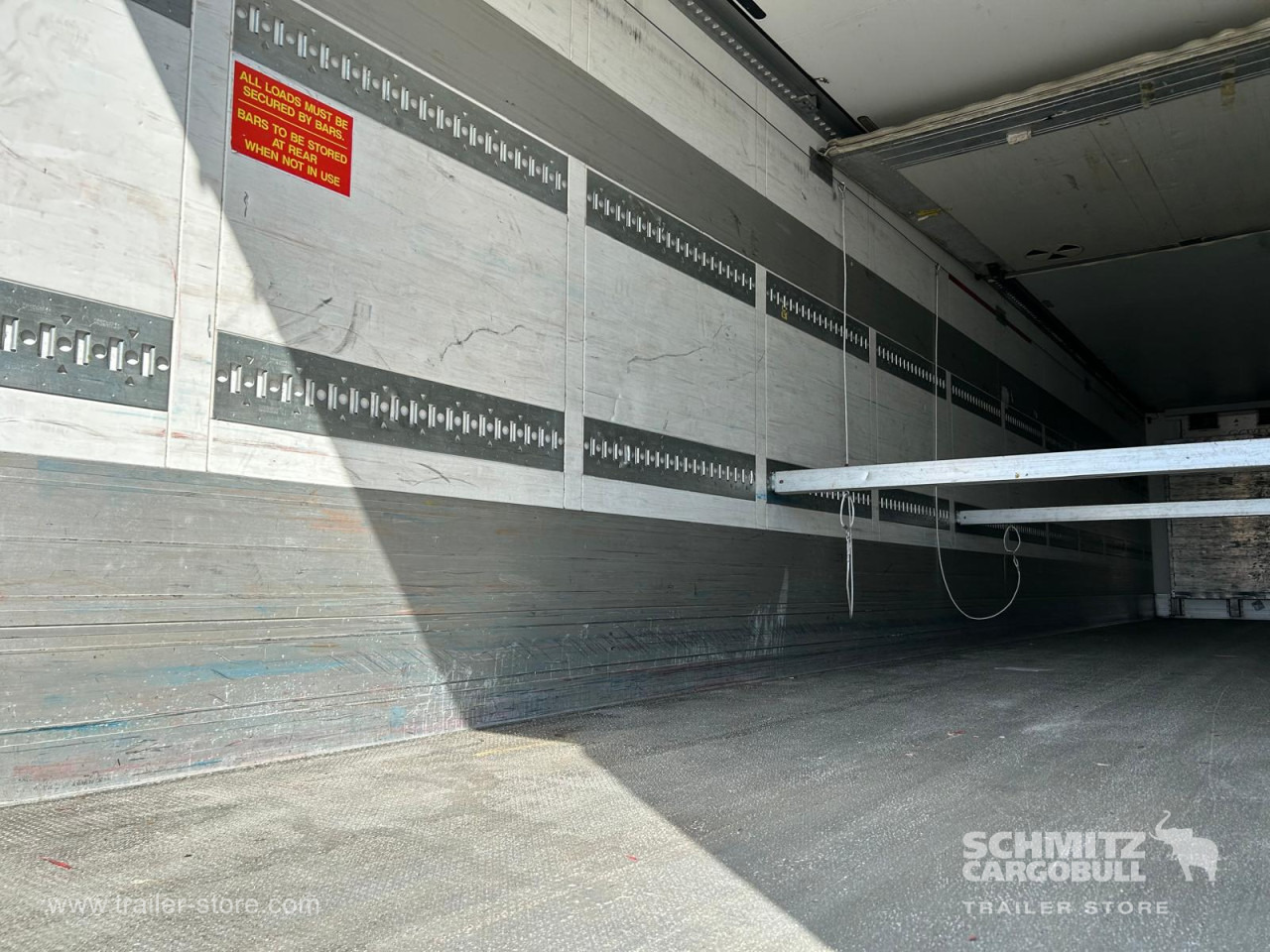 SCHMITZ Reefer Multitemp - Izotermna poluprikolica: slika SCHMITZ Reefer Multitemp - Izotermna poluprikolica SCHMITZ Reefer Multitemp - Izotermna poluprikolica: slika SCHMITZ Reefer Multitemp - Izotermna poluprikolica