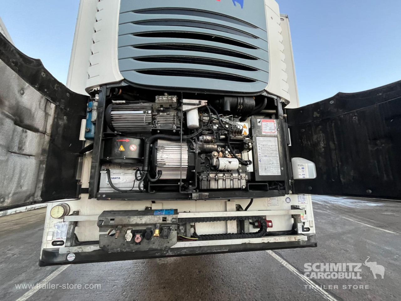 SCHMITZ Reefer Standard - Izotermna poluprikolica: slika SCHMITZ Reefer Standard - Izotermna poluprikolica SCHMITZ Reefer Standard - Izotermna poluprikolica: slika SCHMITZ Reefer Standard - Izotermna poluprikolica