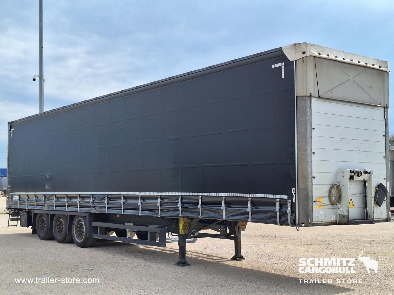 Poluprikolica s ceradom SCHMITZ Curtainsider Mega: slika Poluprikolica s ceradom SCHMITZ Curtainsider Mega