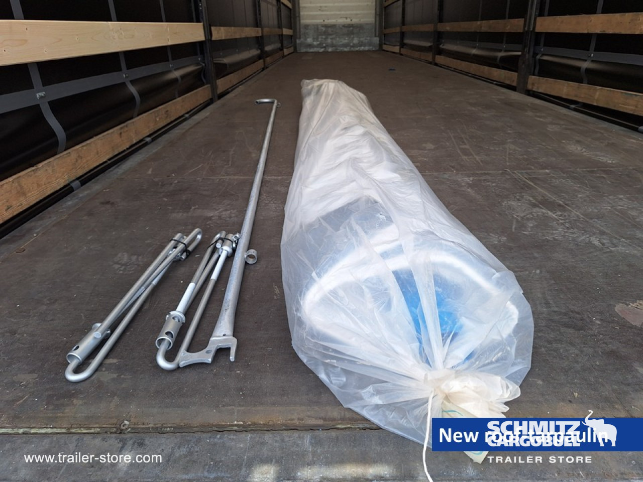 Poluprikolica s ceradom SCHMITZ Curtainsider Mega: slika Poluprikolica s ceradom SCHMITZ Curtainsider Mega
