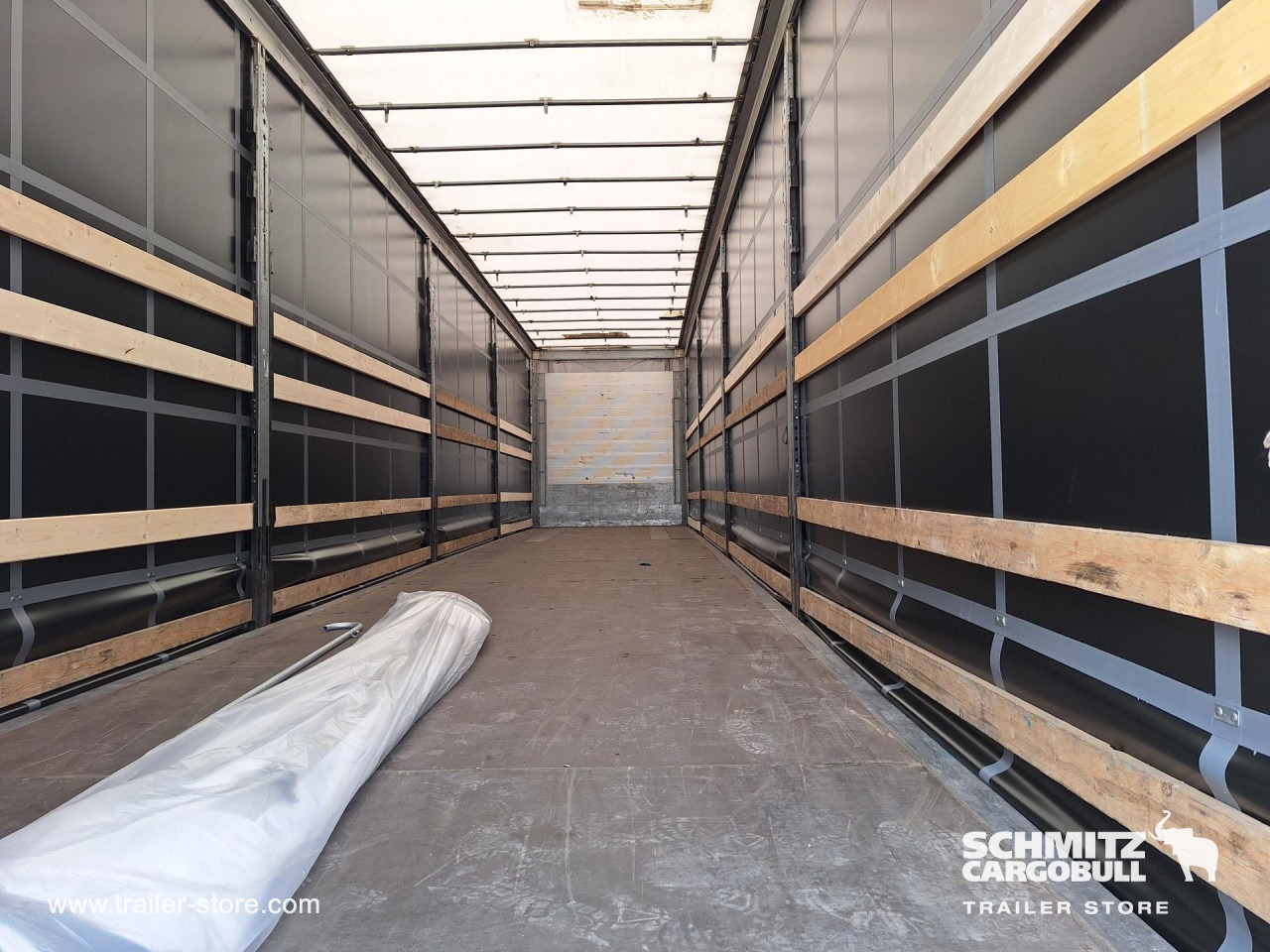 Poluprikolica s ceradom SCHMITZ Curtainsider Mega: slika Poluprikolica s ceradom SCHMITZ Curtainsider Mega