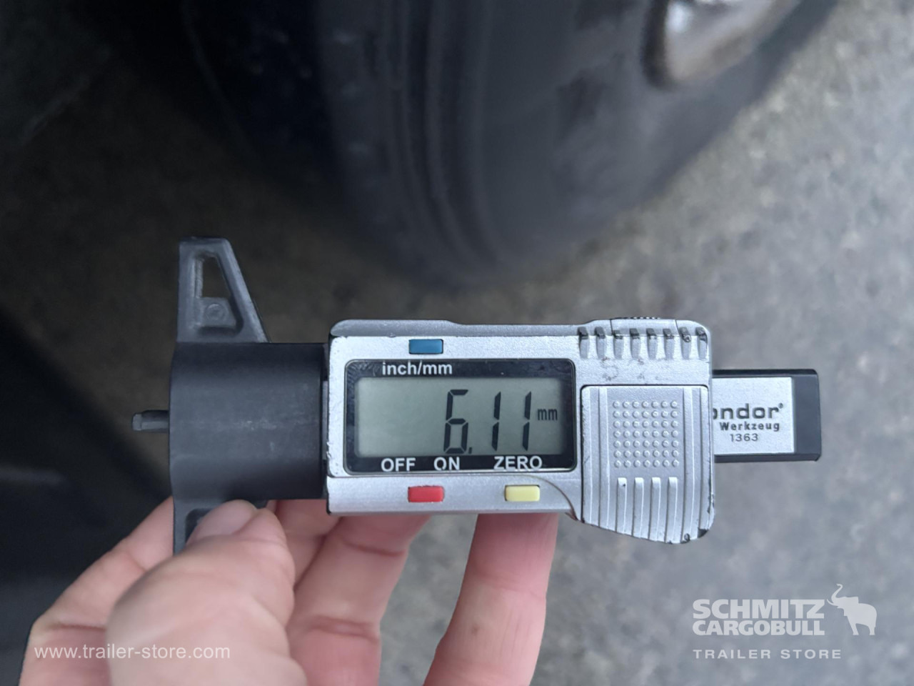 SCHMITZ Curtainsider Mega - Poluprikolica s ceradom: slika SCHMITZ Curtainsider Mega - Poluprikolica s ceradom SCHMITZ Curtainsider Mega - Poluprikolica s ceradom: slika SCHMITZ Curtainsider Mega - Poluprikolica s ceradom