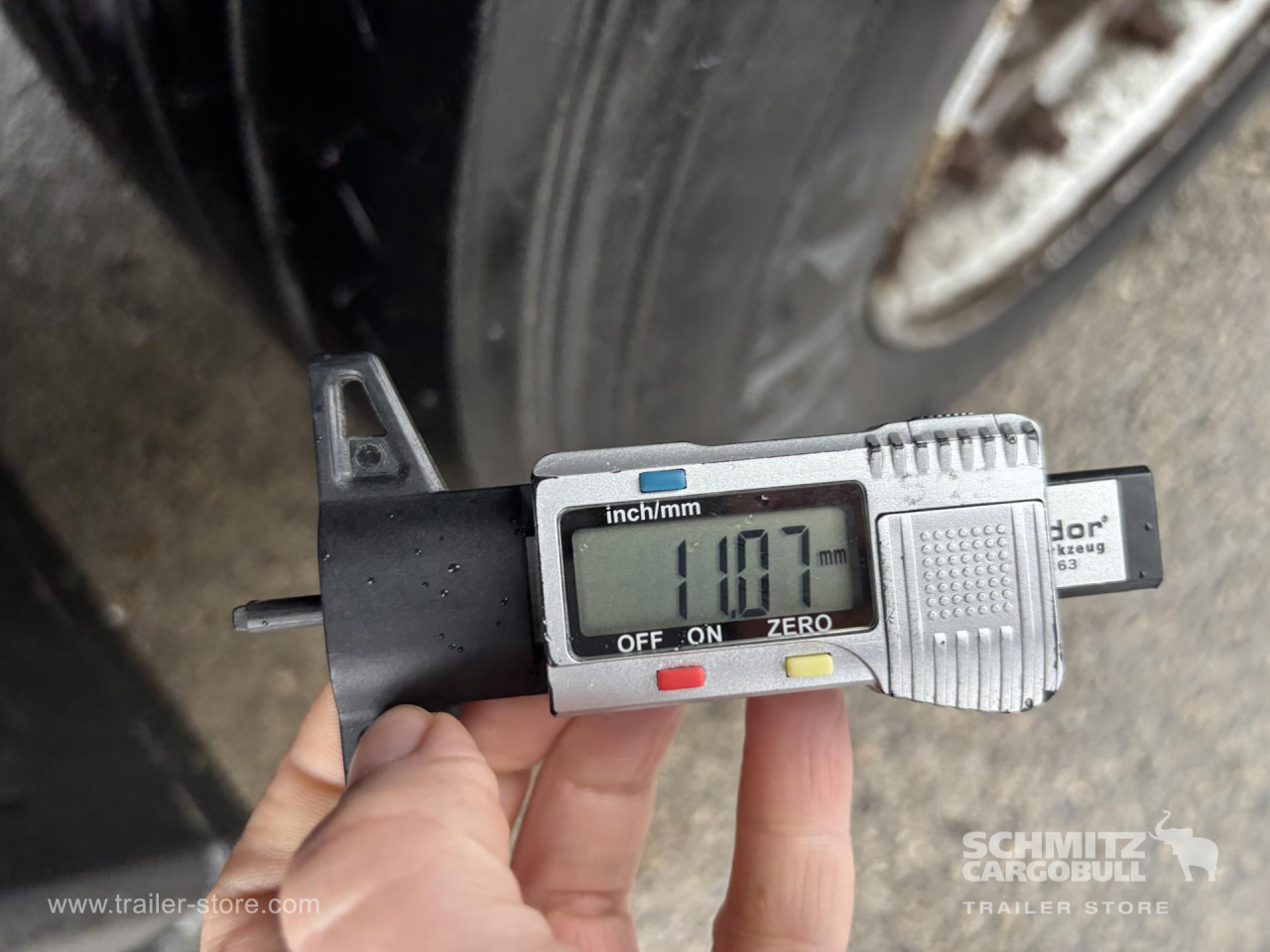 SCHMITZ Curtainsider Mega - Poluprikolica s ceradom: slika SCHMITZ Curtainsider Mega - Poluprikolica s ceradom SCHMITZ Curtainsider Mega - Poluprikolica s ceradom: slika SCHMITZ Curtainsider Mega - Poluprikolica s ceradom