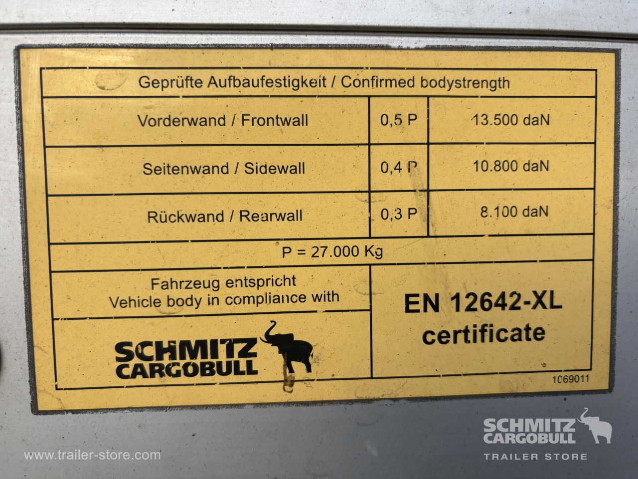 Poluprikolica s ceradom SCHMITZ Curtainsider Standard: slika Poluprikolica s ceradom SCHMITZ Curtainsider Standard Poluprikolica s ceradom SCHMITZ Curtainsider Standard: slika Poluprikolica s ceradom SCHMITZ Curtainsider Standard