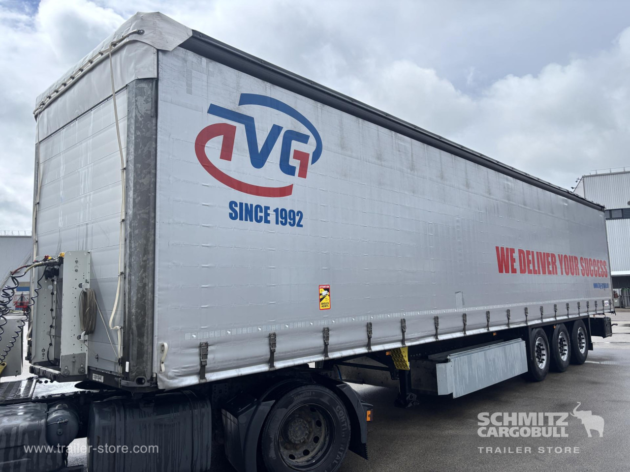 Poluprikolica s ceradom SCHMITZ Curtainsider Standard: slika Poluprikolica s ceradom SCHMITZ Curtainsider Standard