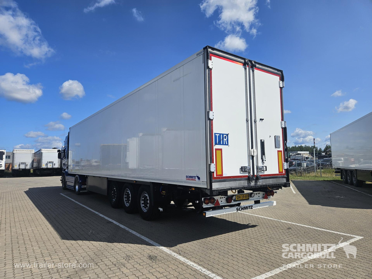 SCHMITZ Reefer Multitemp Double deck - Izotermna poluprikolica: slika SCHMITZ Reefer Multitemp Double deck - Izotermna poluprikolica SCHMITZ Reefer Multitemp Double deck - Izotermna poluprikolica: slika SCHMITZ Reefer Multitemp Double deck - Izotermna poluprikolica