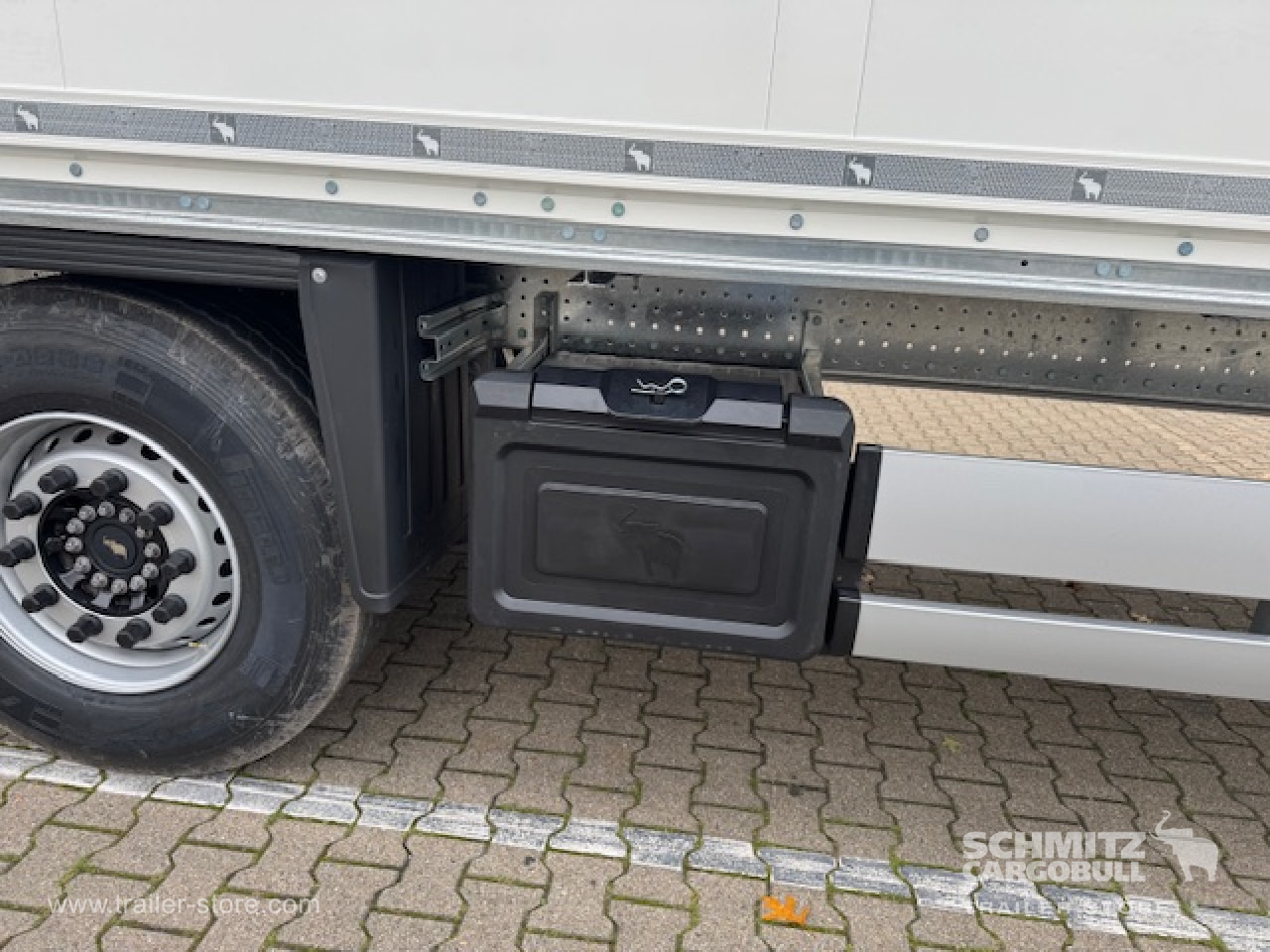 SCHMITZ Oplegger Kasten Standard Taillift - Poluprikolica sa zatvorenim sandukom: slika SCHMITZ Oplegger Kasten Standard Taillift - Poluprikolica sa zatvorenim sandukom SCHMITZ Oplegger Kasten Standard Taillift - Poluprikolica sa zatvorenim sandukom: slika SCHMITZ Oplegger Kasten Standard Taillift - Poluprikolica sa zatvorenim sandukom