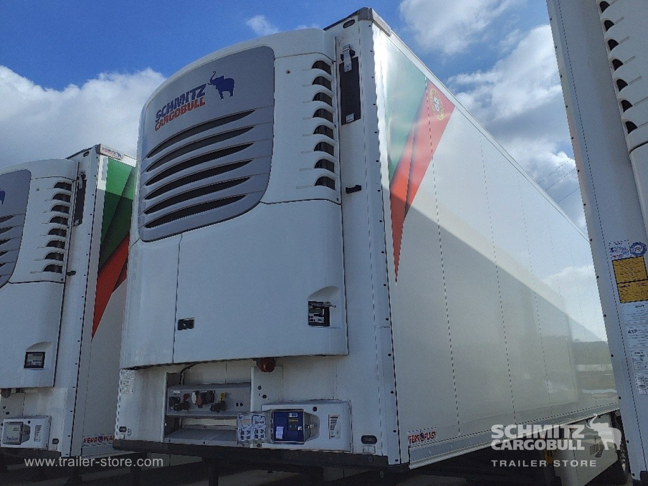 SCHMITZ Reefer Standard - Izotermna poluprikolica: slika SCHMITZ Reefer Standard - Izotermna poluprikolica SCHMITZ Reefer Standard - Izotermna poluprikolica: slika SCHMITZ Reefer Standard - Izotermna poluprikolica