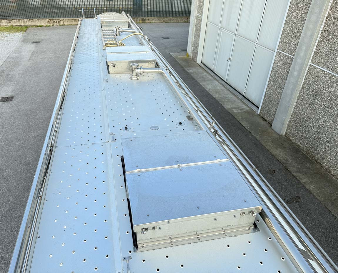 Poluprikolica cisterna za prijevoz hrane BATA GRAPAR/TECNOKAR 12.500-9.000-13.500LT: slika Poluprikolica cisterna za prijevoz hrane BATA GRAPAR/TECNOKAR 12.500-9.000-13.500LT