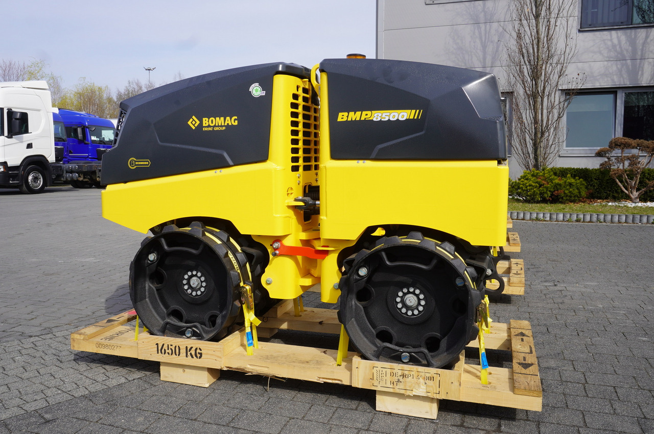 BOMAG BMP 8500 brand-new trench roller / Remote Control / 4 units - Stabilizator tla: slika BOMAG BMP 8500 brand-new trench roller / Remote Control / 4 units - Stabilizator tla BOMAG BMP 8500 brand-new trench roller / Remote Control / 4 units - Stabilizator tla: slika BOMAG BMP 8500 brand-new trench roller / Remote Control / 4 units - Stabilizator tla