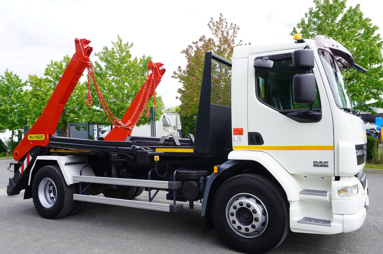 DAF LF 55.220 Skip loader GUIMA PALFINGER M14T - Utovarivač s proklizavajućim upravljanjem: slika DAF LF 55.220 Skip loader GUIMA PALFINGER M14T - Utovarivač s proklizavajućim upravljanjem DAF LF 55.220 Skip loader GUIMA PALFINGER M14T - Utovarivač s proklizavajućim upravljanjem: slika DAF LF 55.220 Skip loader GUIMA PALFINGER M14T - Utovarivač s proklizavajućim upravljanjem