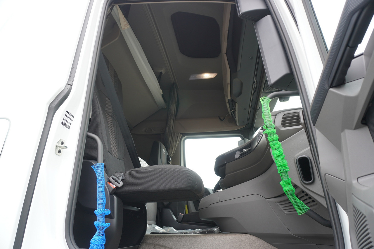 Kamion hladnjača DAF NEW DAF XF 450 6x2 / 2025 / NEW Lamberet 18 EPAL Refrigerator / Carrier Supra 850 MT / Multitemperature / No mileage: slika Kamion hladnjača DAF NEW DAF XF 450 6x2 / 2025 / NEW Lamberet 18 EPAL Refrigerator / Carrier Supra 850 MT / Multitemperature / No mileage Kamion hladnjača DAF NEW DAF XF 450 6x2 / 2025 / NEW Lamberet 18 EPAL Refrigerator / Carrier Supra 850 MT / Multitemperature / No mileage: slika Kamion hladnjača DAF NEW DAF XF 450 6x2 / 2025 / NEW Lamberet 18 EPAL Refrigerator / Carrier Supra 850 MT / Multitemperature / No mileage