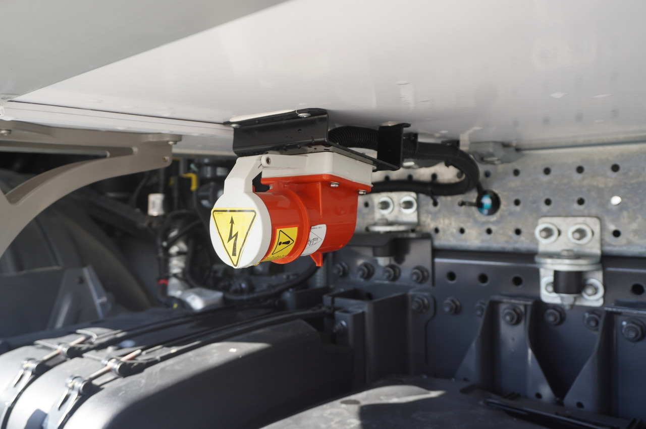 Kamion hladnjača DAF NEW DAF XF 450 6x2 / 2025 / NEW Lamberet 18 EPAL Refrigerator / Carrier Supra 850 MT / Multitemperature / No mileage: slika Kamion hladnjača DAF NEW DAF XF 450 6x2 / 2025 / NEW Lamberet 18 EPAL Refrigerator / Carrier Supra 850 MT / Multitemperature / No mileage Kamion hladnjača DAF NEW DAF XF 450 6x2 / 2025 / NEW Lamberet 18 EPAL Refrigerator / Carrier Supra 850 MT / Multitemperature / No mileage: slika Kamion hladnjača DAF NEW DAF XF 450 6x2 / 2025 / NEW Lamberet 18 EPAL Refrigerator / Carrier Supra 850 MT / Multitemperature / No mileage