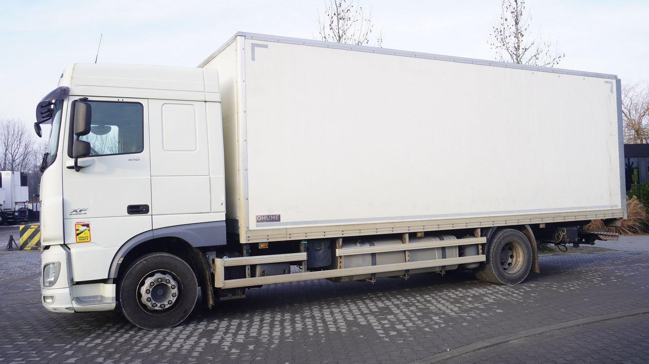 DAF XF 410 EURO 6 /410 HP / 20 EPAL / Dhollandia lift 1500 kg - Kamion sandučar: slika DAF XF 410 EURO 6 /410 HP / 20 EPAL / Dhollandia lift 1500 kg - Kamion sandučar DAF XF 410 EURO 6 /410 HP / 20 EPAL / Dhollandia lift 1500 kg - Kamion sandučar: slika DAF XF 410 EURO 6 /410 HP / 20 EPAL / Dhollandia lift 1500 kg - Kamion sandučar