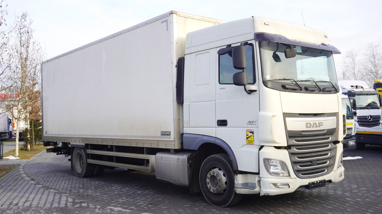 DAF XF 410 EURO 6 /410 HP / 20 EPAL / Dhollandia lift 1500 kg - Kamion sandučar: slika DAF XF 410 EURO 6 /410 HP / 20 EPAL / Dhollandia lift 1500 kg - Kamion sandučar DAF XF 410 EURO 6 /410 HP / 20 EPAL / Dhollandia lift 1500 kg - Kamion sandučar: slika DAF XF 410 EURO 6 /410 HP / 20 EPAL / Dhollandia lift 1500 kg - Kamion sandučar