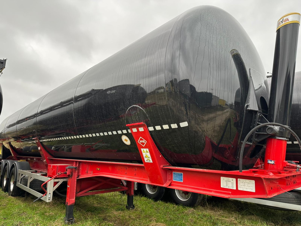 FELDBINDER 334C 15 A-1-1-40 Silo tank / 66 m3 / 2022 / 20 units - Silos poluprikolica: slika FELDBINDER 334C 15 A-1-1-40 Silo tank / 66 m3 / 2022 / 20 units - Silos poluprikolica FELDBINDER 334C 15 A-1-1-40 Silo tank / 66 m3 / 2022 / 20 units - Silos poluprikolica: slika FELDBINDER 334C 15 A-1-1-40 Silo tank / 66 m3 / 2022 / 20 units - Silos poluprikolica