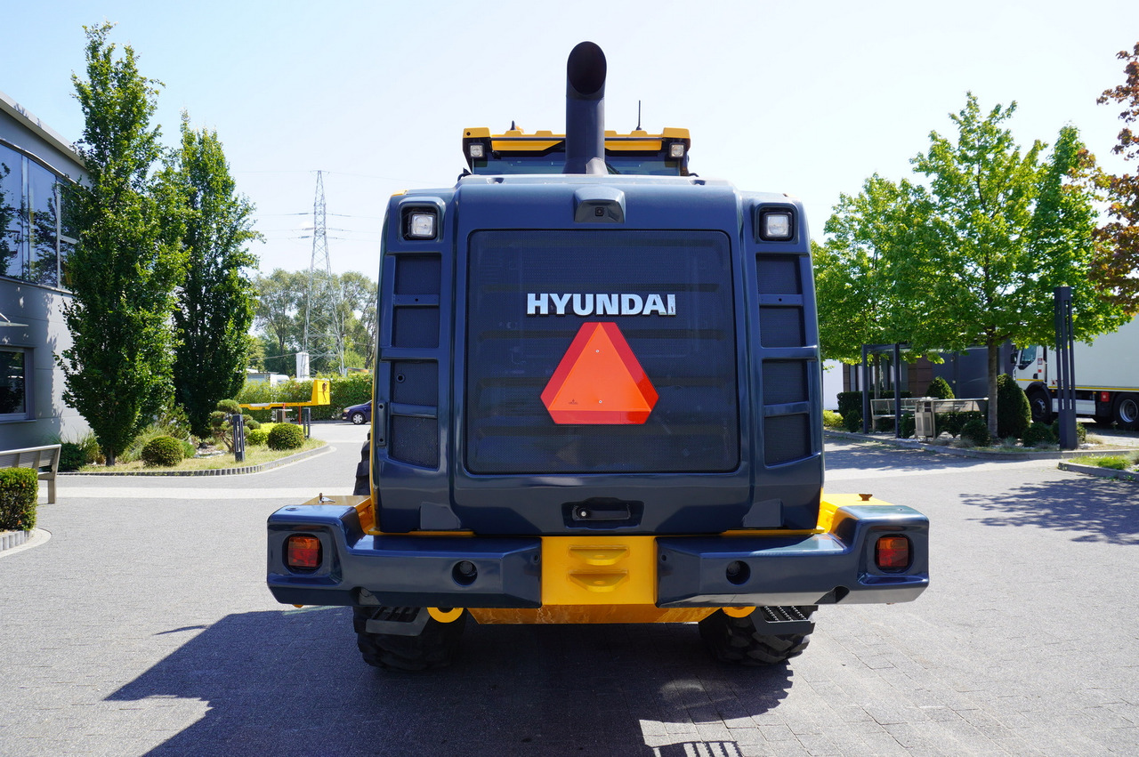 Utovarivač na kotačima HYUNDAI HL940A articulated loader / year 2021 / weight 13.5t year of production 2021: slika Utovarivač na kotačima HYUNDAI HL940A articulated loader / year 2021 / weight 13.5t year of production 2021