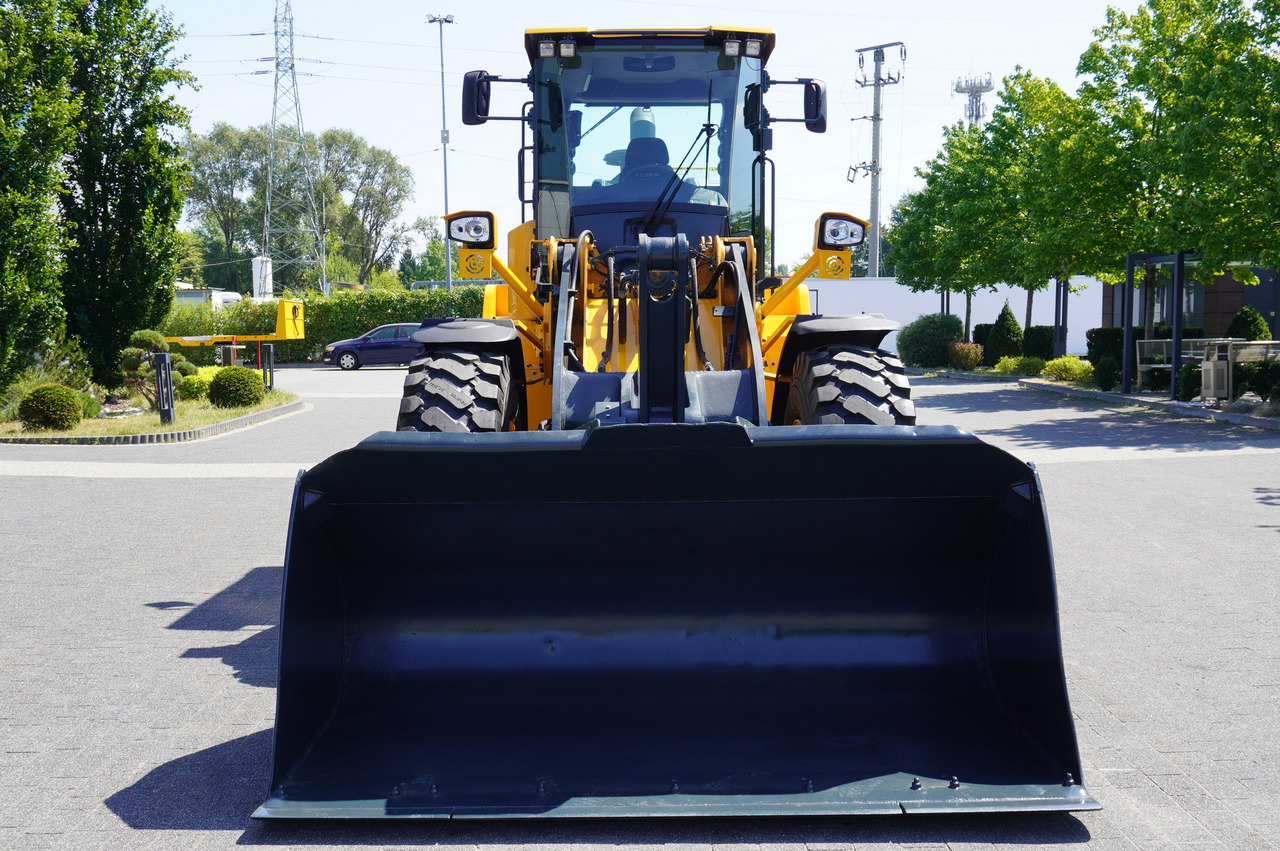 HYUNDAI HL940A articulated loader / year 2021 / weight 13.5t year of production 2021 - Utovarivač na kotačima: slika HYUNDAI HL940A articulated loader / year 2021 / weight 13.5t year of production 2021 - Utovarivač na kotačima HYUNDAI HL940A articulated loader / year 2021 / weight 13.5t year of production 2021 - Utovarivač na kotačima: slika HYUNDAI HL940A articulated loader / year 2021 / weight 13.5t year of production 2021 - Utovarivač na kotačima