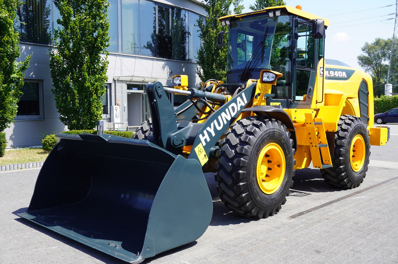 HYUNDAI HL940A articulated loader / year 2021 / weight 13.5t year of production 2021 - Utovarivač na kotačima: slika HYUNDAI HL940A articulated loader / year 2021 / weight 13.5t year of production 2021 - Utovarivač na kotačima HYUNDAI HL940A articulated loader / year 2021 / weight 13.5t year of production 2021 - Utovarivač na kotačima: slika HYUNDAI HL940A articulated loader / year 2021 / weight 13.5t year of production 2021 - Utovarivač na kotačima