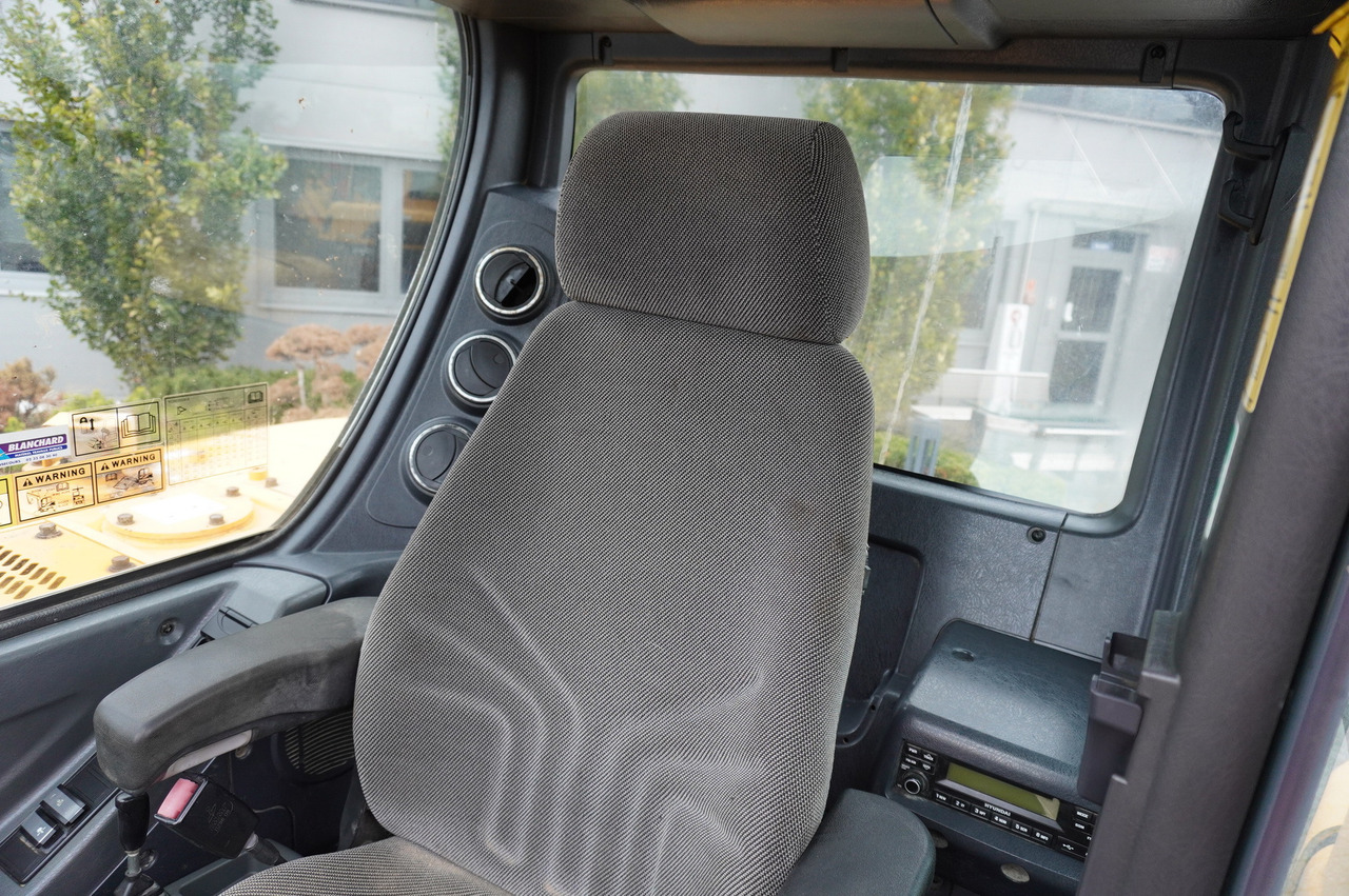 Bager na kotačima Hyundai Robex 55W-9 Wheeled Excavator 5.5t / 2 unit: slika Bager na kotačima Hyundai Robex 55W-9 Wheeled Excavator 5.5t / 2 unit Bager na kotačima Hyundai Robex 55W-9 Wheeled Excavator 5.5t / 2 unit: slika Bager na kotačima Hyundai Robex 55W-9 Wheeled Excavator 5.5t / 2 unit