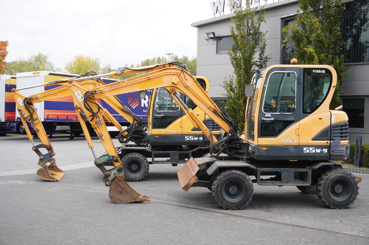 Hyundai Robex 55W-9 Wheeled Excavator 5.5t / 2 units - Bager na kotačima: slika Hyundai Robex 55W-9 Wheeled Excavator 5.5t / 2 units - Bager na kotačima Hyundai Robex 55W-9 Wheeled Excavator 5.5t / 2 units - Bager na kotačima: slika Hyundai Robex 55W-9 Wheeled Excavator 5.5t / 2 units - Bager na kotačima