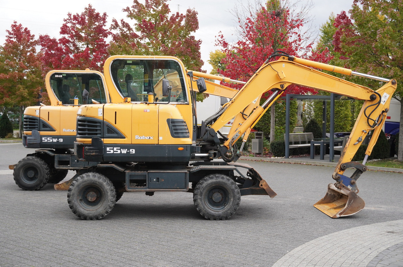 Hyundai Robex 55W-9 Wheeled Excavator 5.5t / 2 units - Bager na kotačima: slika Hyundai Robex 55W-9 Wheeled Excavator 5.5t / 2 units - Bager na kotačima Hyundai Robex 55W-9 Wheeled Excavator 5.5t / 2 units - Bager na kotačima: slika Hyundai Robex 55W-9 Wheeled Excavator 5.5t / 2 units - Bager na kotačima