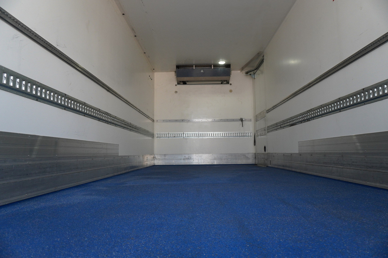 IVECO Eurocargo 100-190 4x2 E6 / Refrigerator / Dhollandia 1.5 T - Kamion hladnjača: slika IVECO Eurocargo 100-190 4x2 E6 / Refrigerator / Dhollandia 1.5 T - Kamion hladnjača IVECO Eurocargo 100-190 4x2 E6 / Refrigerator / Dhollandia 1.5 T - Kamion hladnjača: slika IVECO Eurocargo 100-190 4x2 E6 / Refrigerator / Dhollandia 1.5 T - Kamion hladnjača