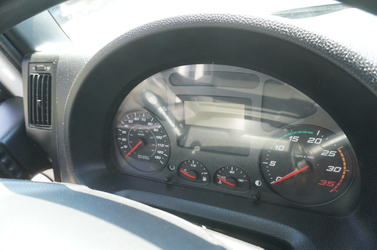 Kamion hladnjača IVECO Eurocargo 100-190 4x2 E6 / Refrigerator / Dhollandia 1.5 T: slika Kamion hladnjača IVECO Eurocargo 100-190 4x2 E6 / Refrigerator / Dhollandia 1.5 T