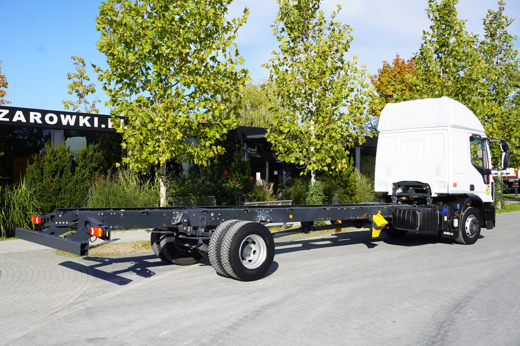 IVECO Eurocargo 140e19 4×2 E6 Glob / ADR / frame 8,1m - Kamion-šasija: slika IVECO Eurocargo 140e19 4×2 E6 Glob / ADR / frame 8,1m - Kamion-šasija IVECO Eurocargo 140e19 4×2 E6 Glob / ADR / frame 8,1m - Kamion-šasija: slika IVECO Eurocargo 140e19 4×2 E6 Glob / ADR / frame 8,1m - Kamion-šasija