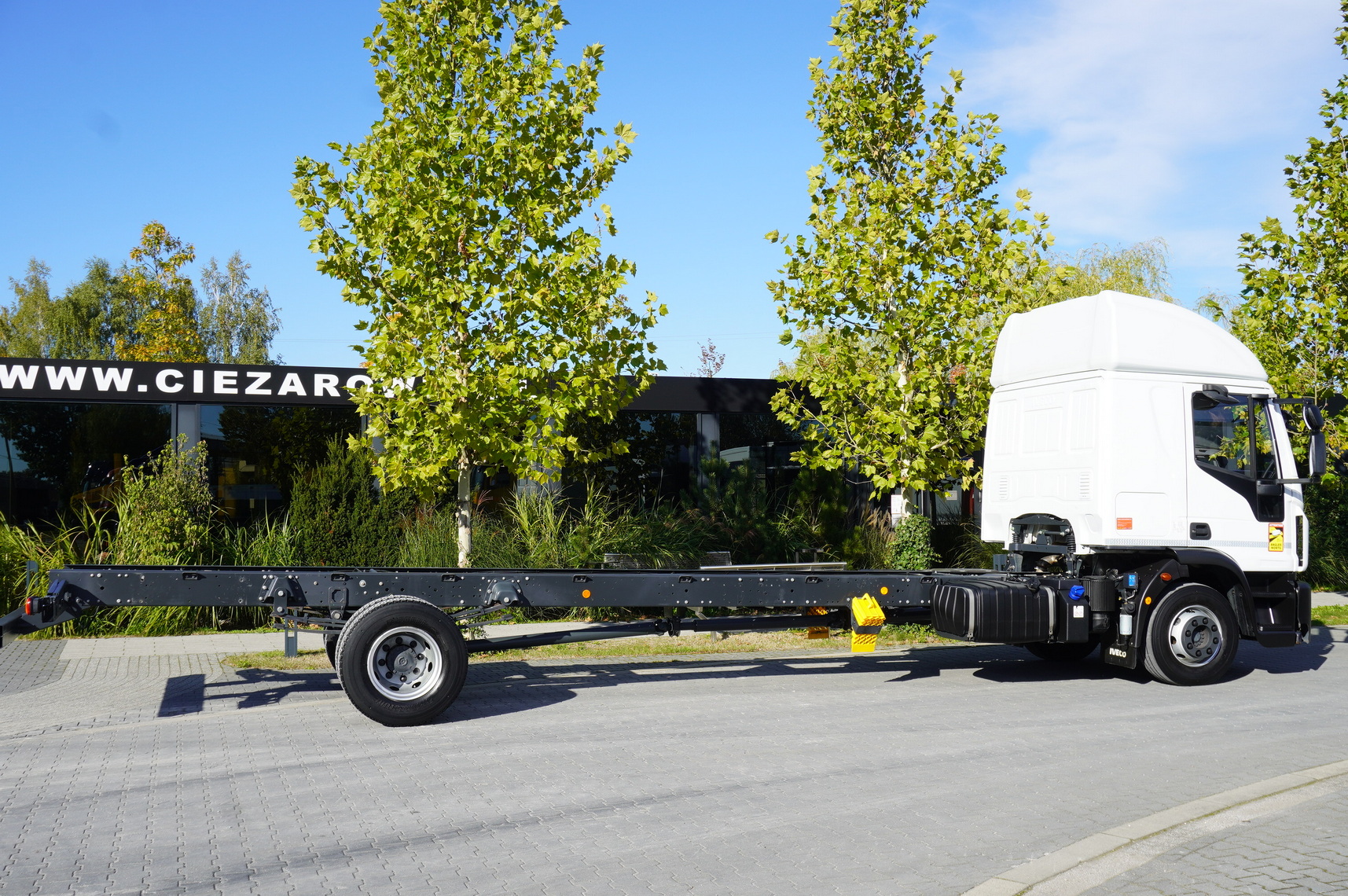 IVECO Eurocargo 140e19 4×2 E6 Glob / ADR / frame 8,1m - Kamion-šasija: slika IVECO Eurocargo 140e19 4×2 E6 Glob / ADR / frame 8,1m - Kamion-šasija IVECO Eurocargo 140e19 4×2 E6 Glob / ADR / frame 8,1m - Kamion-šasija: slika IVECO Eurocargo 140e19 4×2 E6 Glob / ADR / frame 8,1m - Kamion-šasija