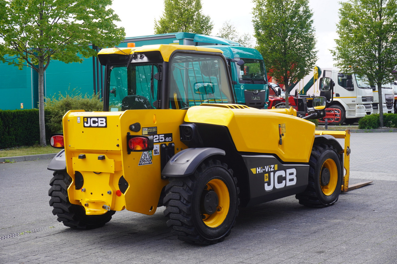 JCB 525-60T5 / 2022 / 860 MTH! / 2.5 T / Reach 6 m / joystick - Teleskopski utovarivač na kotačima: slika JCB 525-60T5 / 2022 / 860 MTH! / 2.5 T / Reach 6 m / joystick - Teleskopski utovarivač na kotačima JCB 525-60T5 / 2022 / 860 MTH! / 2.5 T / Reach 6 m / joystick - Teleskopski utovarivač na kotačima: slika JCB 525-60T5 / 2022 / 860 MTH! / 2.5 T / Reach 6 m / joystick - Teleskopski utovarivač na kotačima