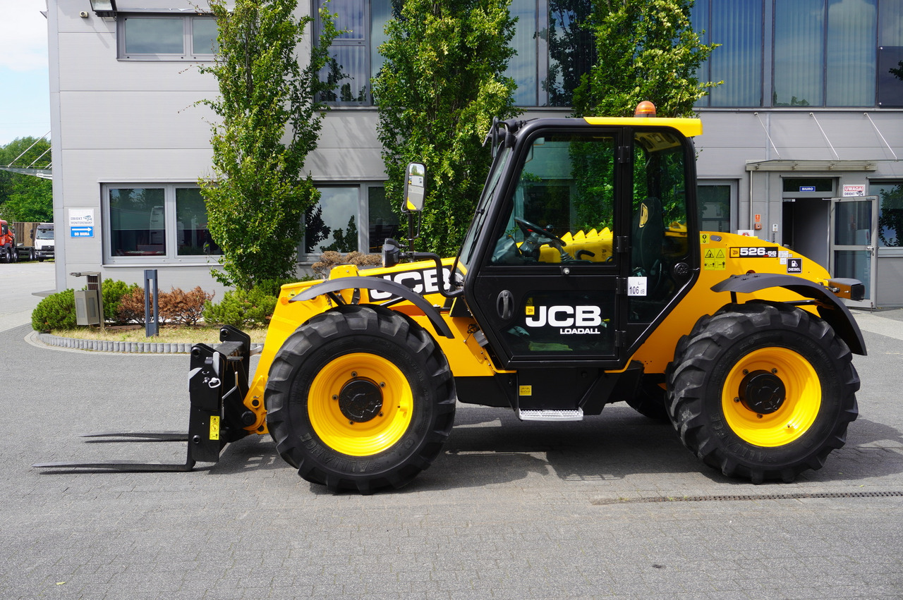 JCB 526-56 AGRI Plus / 5.6 m telescopic loader / joystick - Teleskopski rukovatelj: slika JCB 526-56 AGRI Plus / 5.6 m telescopic loader / joystick - Teleskopski rukovatelj JCB 526-56 AGRI Plus / 5.6 m telescopic loader / joystick - Teleskopski rukovatelj: slika JCB 526-56 AGRI Plus / 5.6 m telescopic loader / joystick - Teleskopski rukovatelj