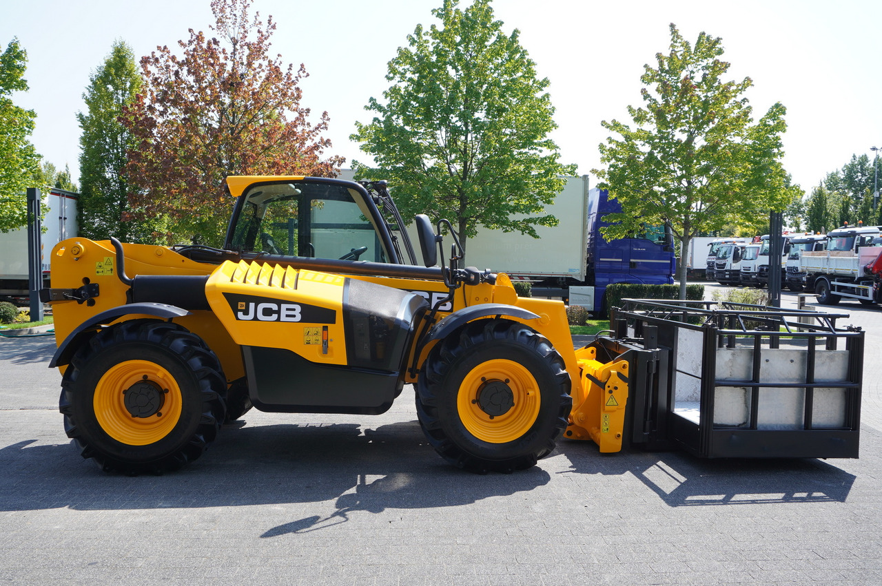 JCB 535-95 / 3.5 T / range 9.5 m / joystick - Teleskopski utovarivač na kotačima: slika JCB 535-95 / 3.5 T / range 9.5 m / joystick - Teleskopski utovarivač na kotačima JCB 535-95 / 3.5 T / range 9.5 m / joystick - Teleskopski utovarivač na kotačima: slika JCB 535-95 / 3.5 T / range 9.5 m / joystick - Teleskopski utovarivač na kotačima