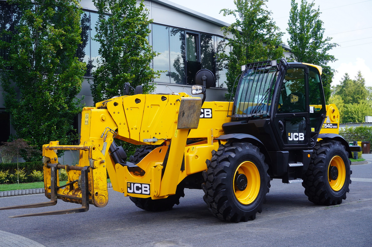 JCB 540-200 Telescopic Loader / 20 m reach / joystick - Teleskopski utovarivač na kotačima: slika JCB 540-200 Telescopic Loader / 20 m reach / joystick - Teleskopski utovarivač na kotačima JCB 540-200 Telescopic Loader / 20 m reach / joystick - Teleskopski utovarivač na kotačima: slika JCB 540-200 Telescopic Loader / 20 m reach / joystick - Teleskopski utovarivač na kotačima